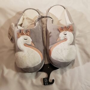 Secret Treasures women's size 11/12 swan slippers New